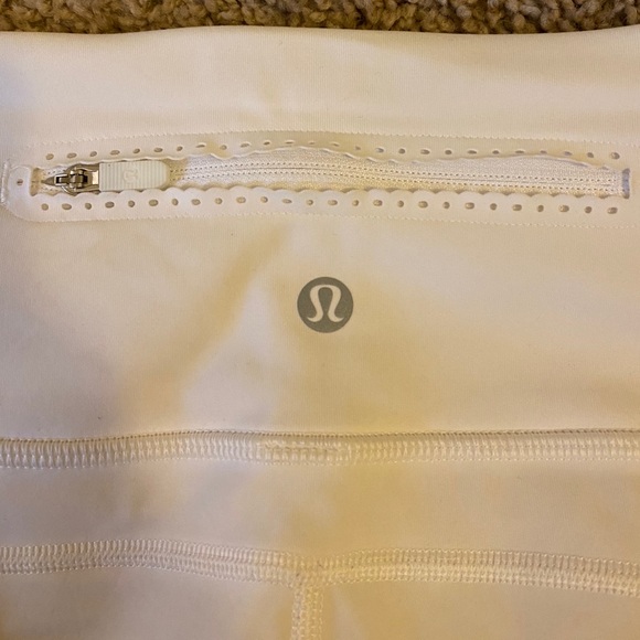White Lululemon cropped leggings - Picture 4 of 6